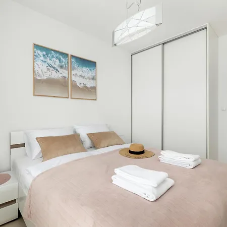 Kasprowicza Seaside - Przy Plazy & Prywatny Garaz & Taras Sloneczny & Fitness Apartment Kolberg